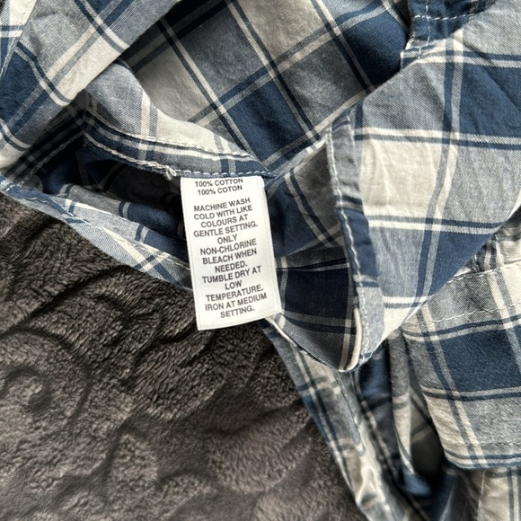 Perfect condition men’s small slim fit blue and white Saks Fifth Ave button up - Picture 2 of 6